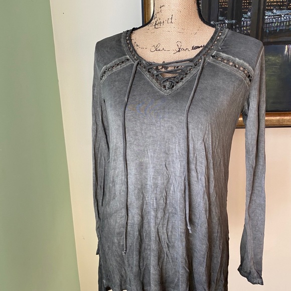 🎀143 story lace up front ombré grey top small - Picture 2 of 2